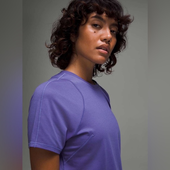 Lululemon Cinched Hiking T-shirt - Picture 4 of 11